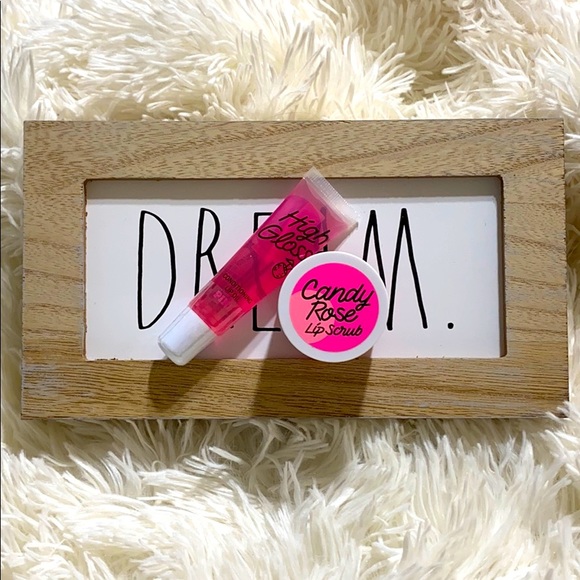 PINK Victoria's Secret Other - PINK Victoria’s Secret 👄 scrub & gloss NEW